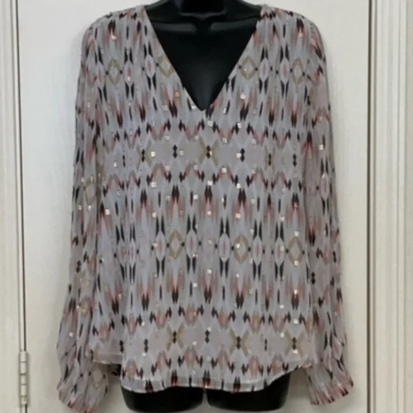 White House Black Market Sz 8 Sheer Metallic Threads‎ Cold Shoulder Blouse - Picture 2 of 6